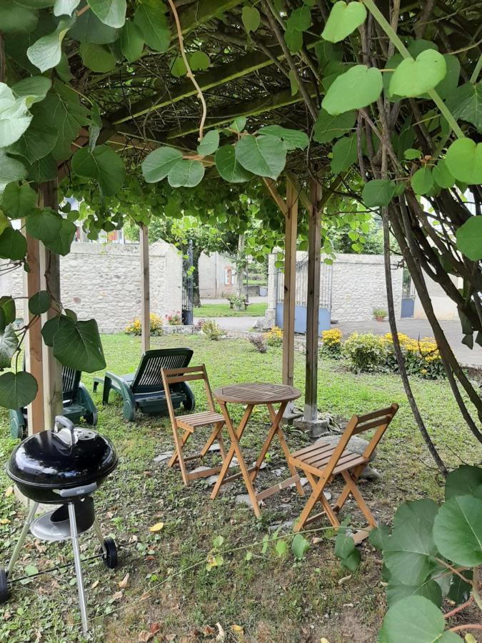 Bel Appartement Renove Dans Maison Bigourdane Pouzac Exterior foto